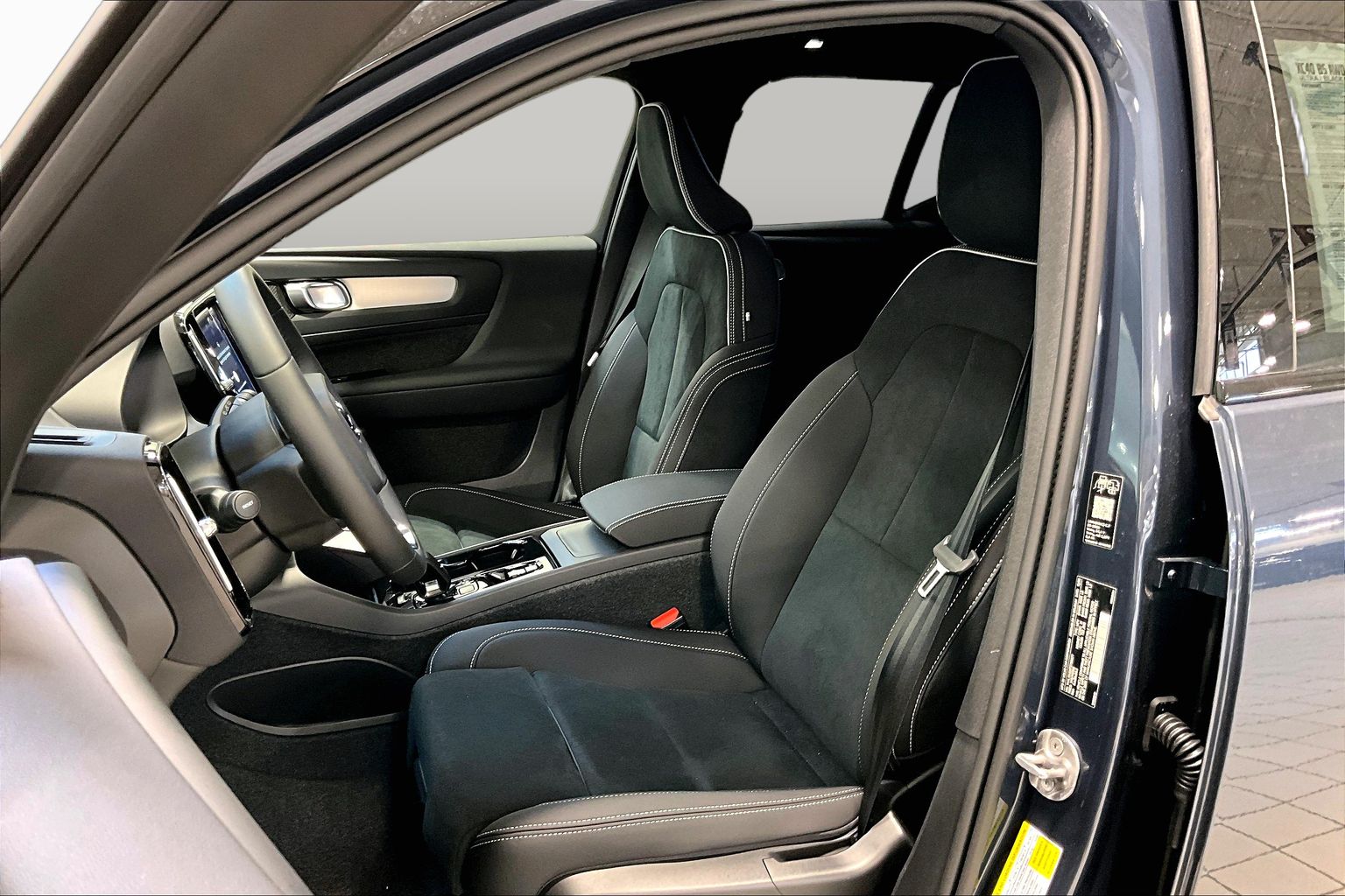 New 2026 Volvo XC40 Ultra SUV in Rockland #T2759977 | Ira Volvo